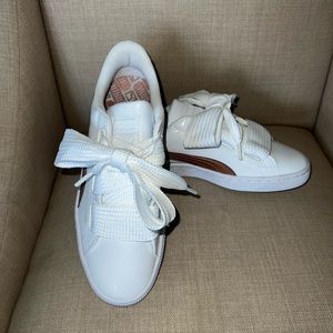 Women’s Puma Basket Heart puma white-Copper rose new in box